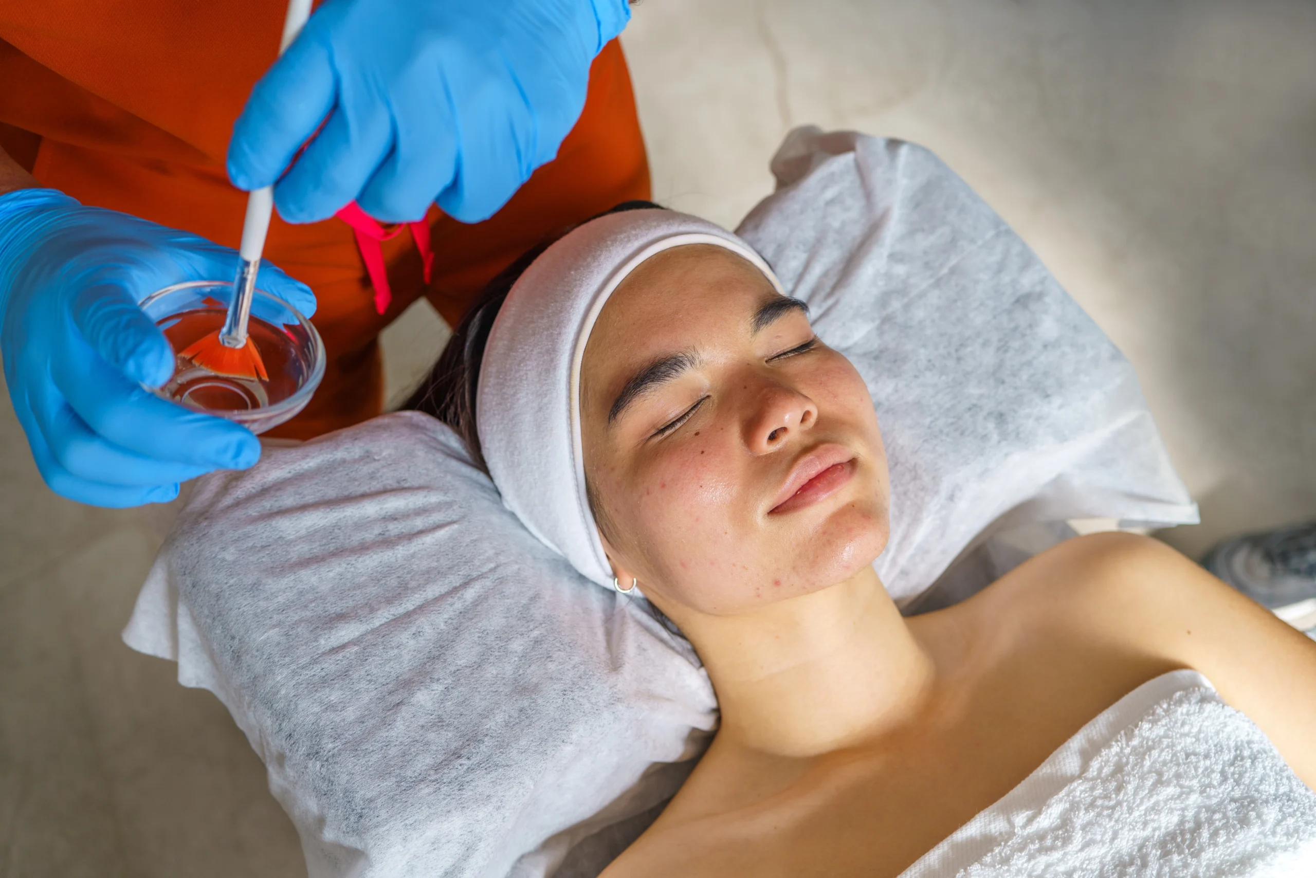 woman-relaxing-during-a-facial-treatment-at-spa-2026-09-24-23-29-25-utc woman-relaxing-during-a-facial-treatment-at-spa